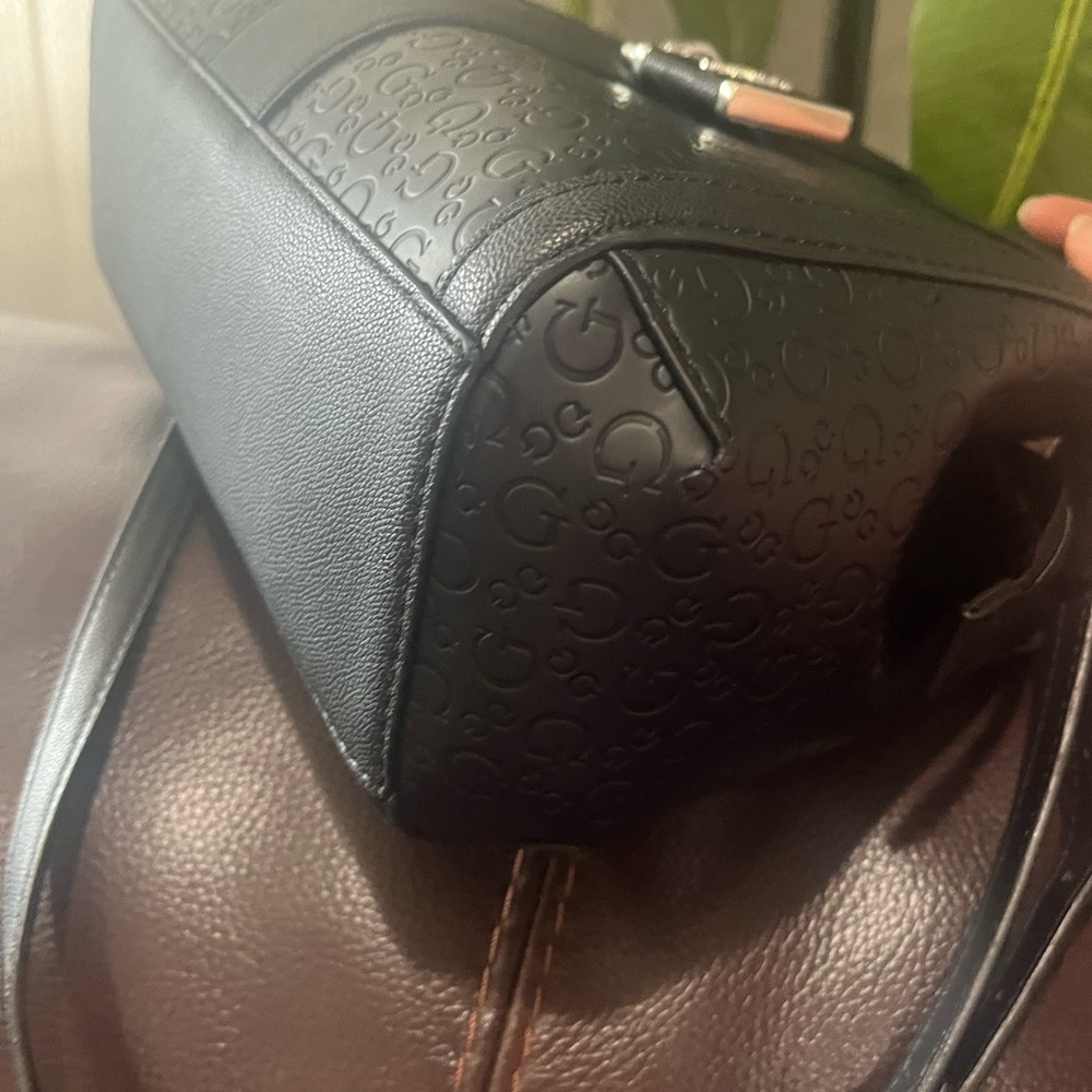 BLACK GUESS BAG 🖤 - Picture 9 of 12